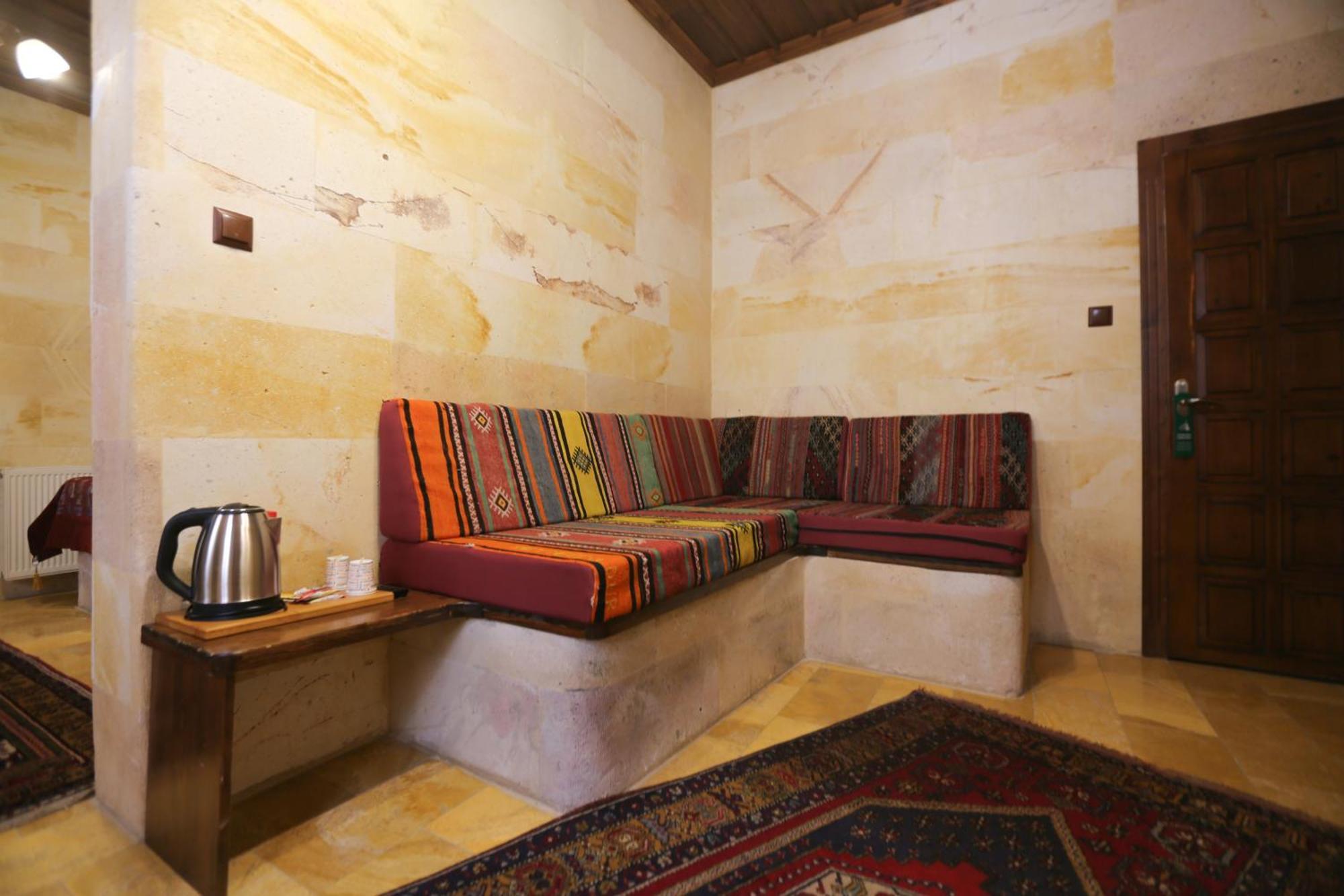 Akuzun Stone Hotel Юргюп Екстериор снимка