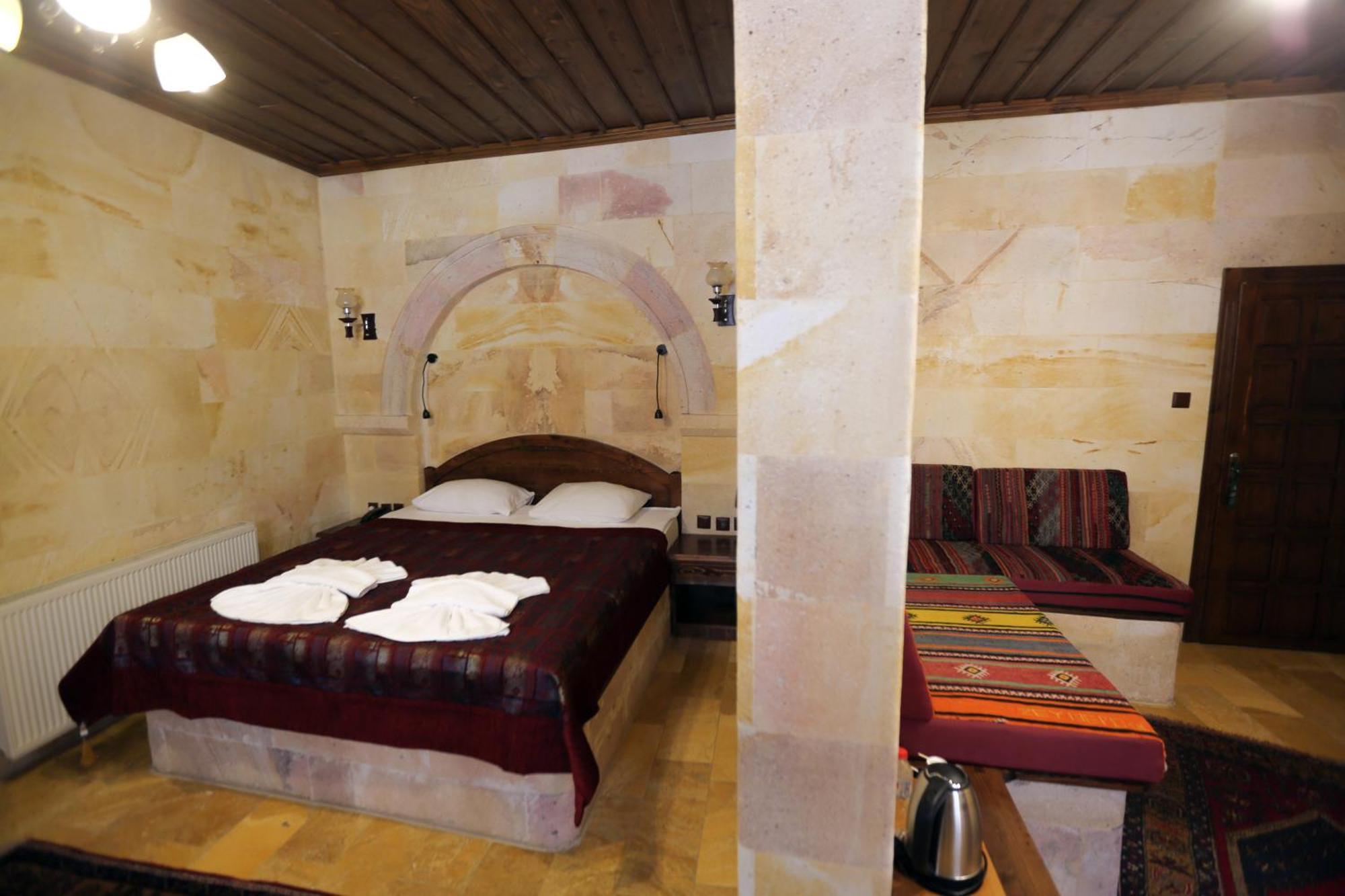 Akuzun Stone Hotel Юргюп Екстериор снимка