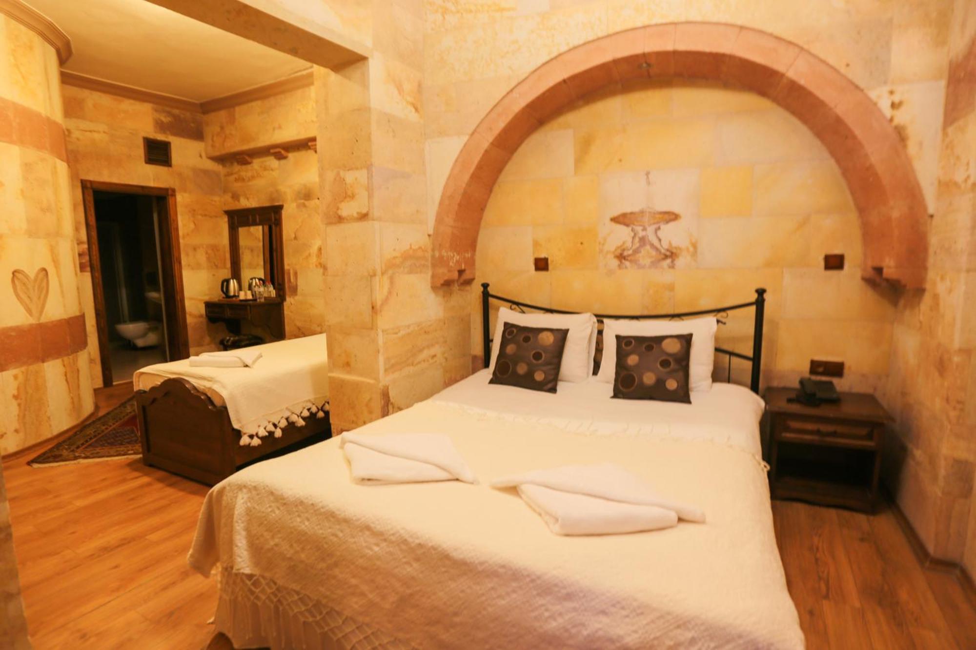 Akuzun Stone Hotel Юргюп Екстериор снимка