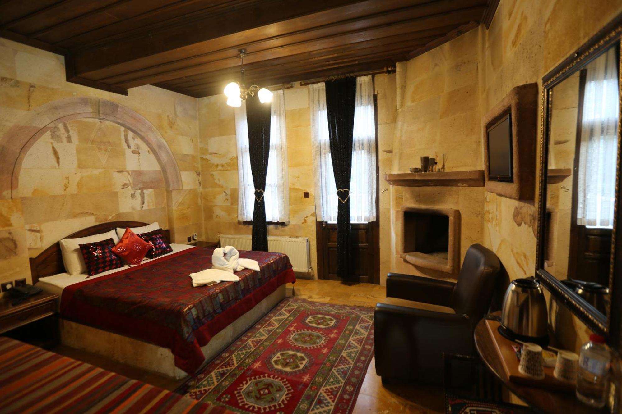 Akuzun Stone Hotel Юргюп Екстериор снимка