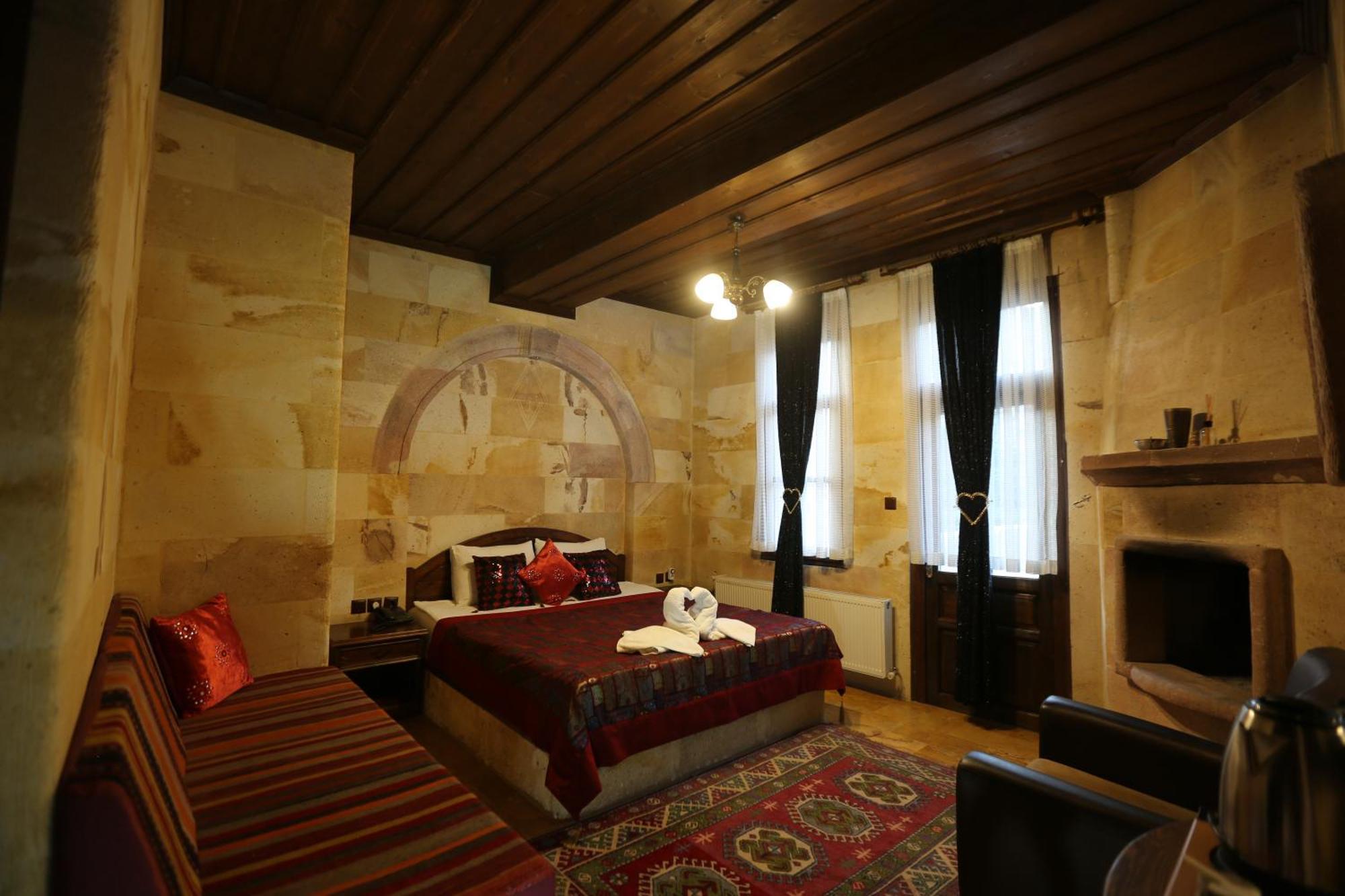 Akuzun Stone Hotel Юргюп Екстериор снимка