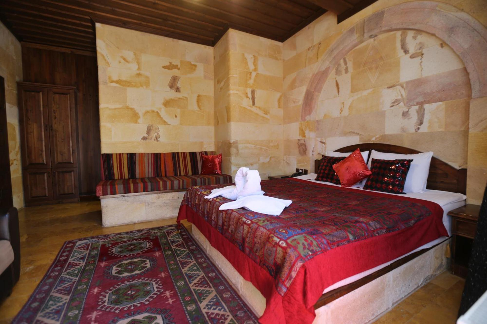 Akuzun Stone Hotel Юргюп Екстериор снимка