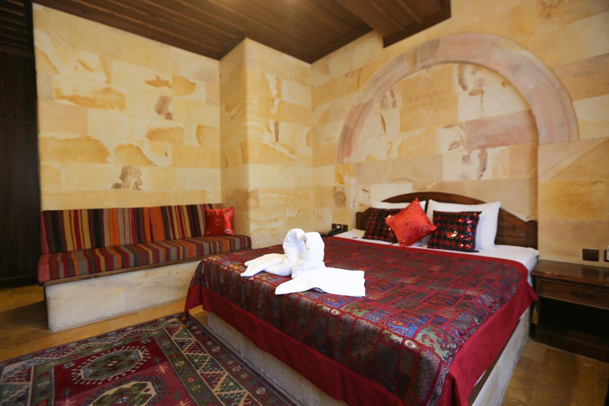 Akuzun Stone Hotel Юргюп Екстериор снимка