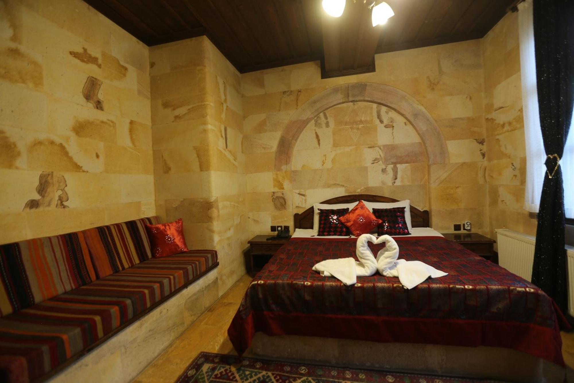 Akuzun Stone Hotel Юргюп Екстериор снимка