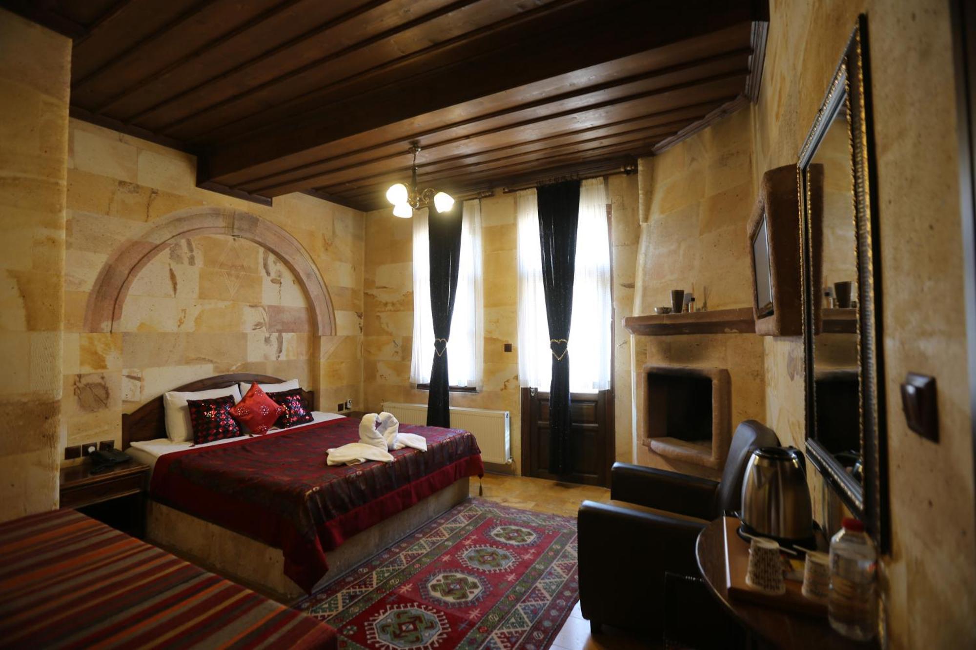 Akuzun Stone Hotel Юргюп Екстериор снимка
