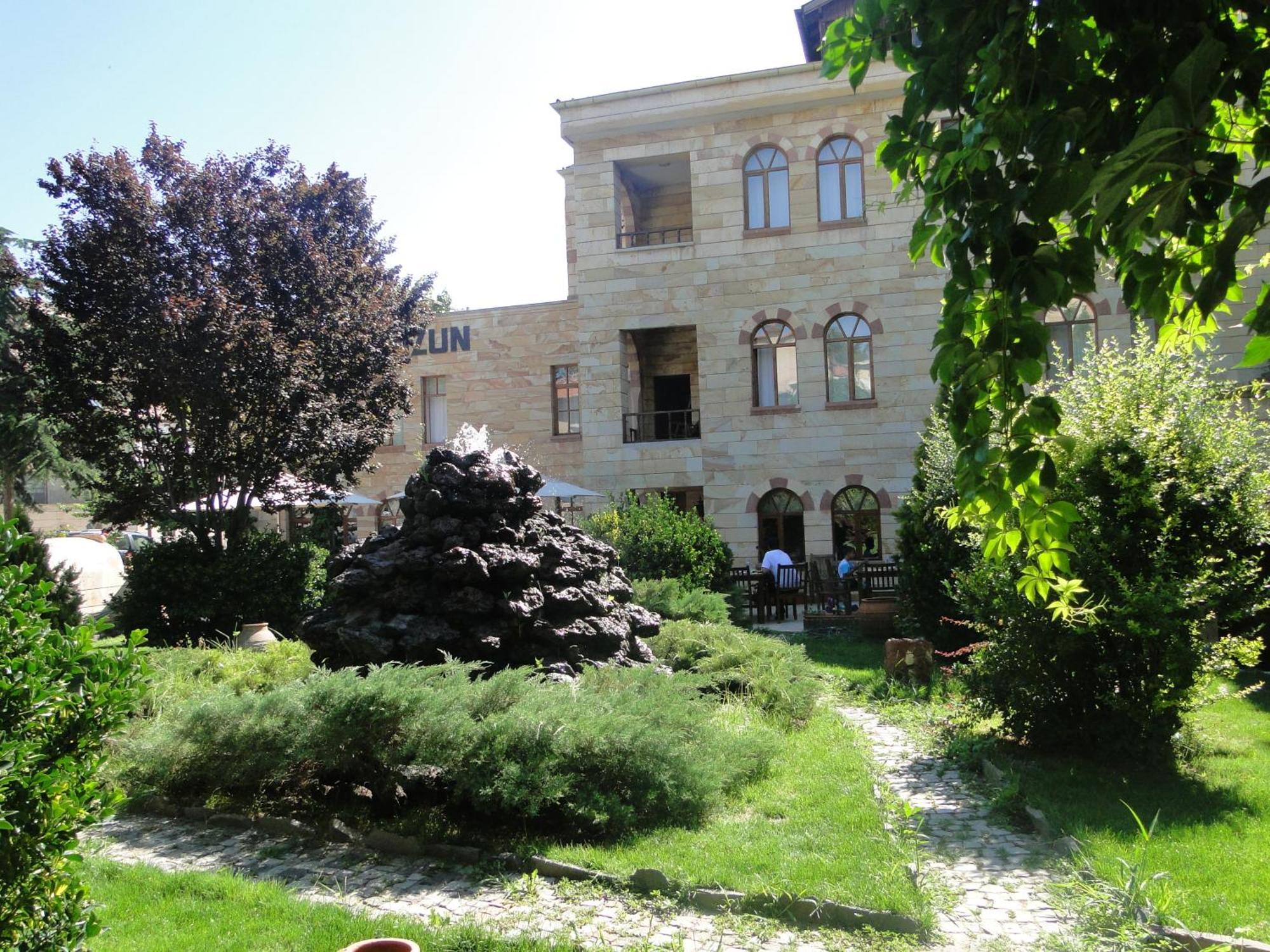 Akuzun Stone Hotel Юргюп Екстериор снимка