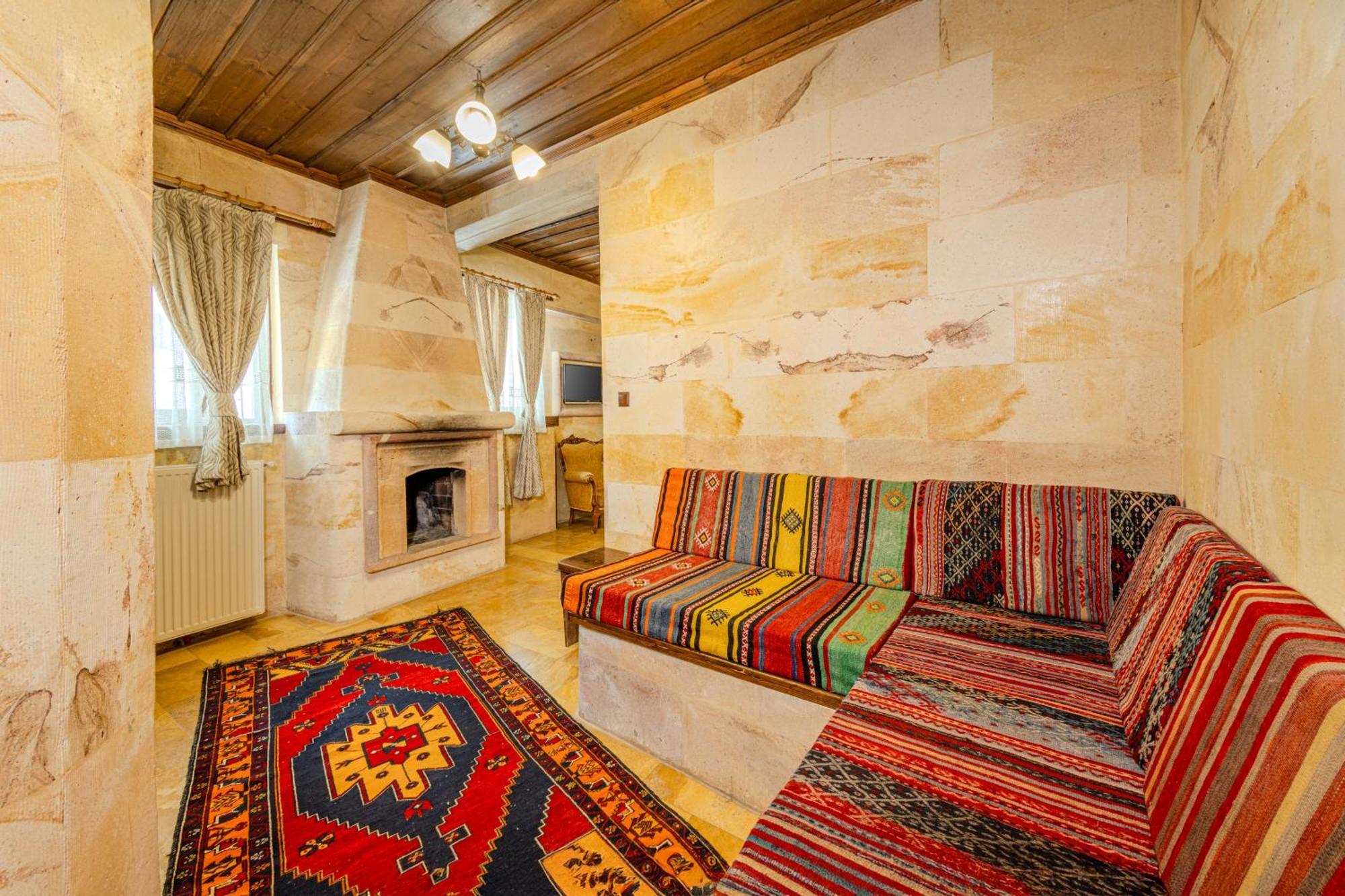 Akuzun Stone Hotel Юргюп Екстериор снимка